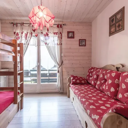 A : 3* Avec Garage, Proche Pistes Et Commerces - Fr-1-304-93 Apartment *